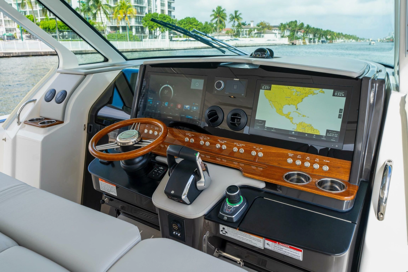 2024 Tiara Yachts 43 LS