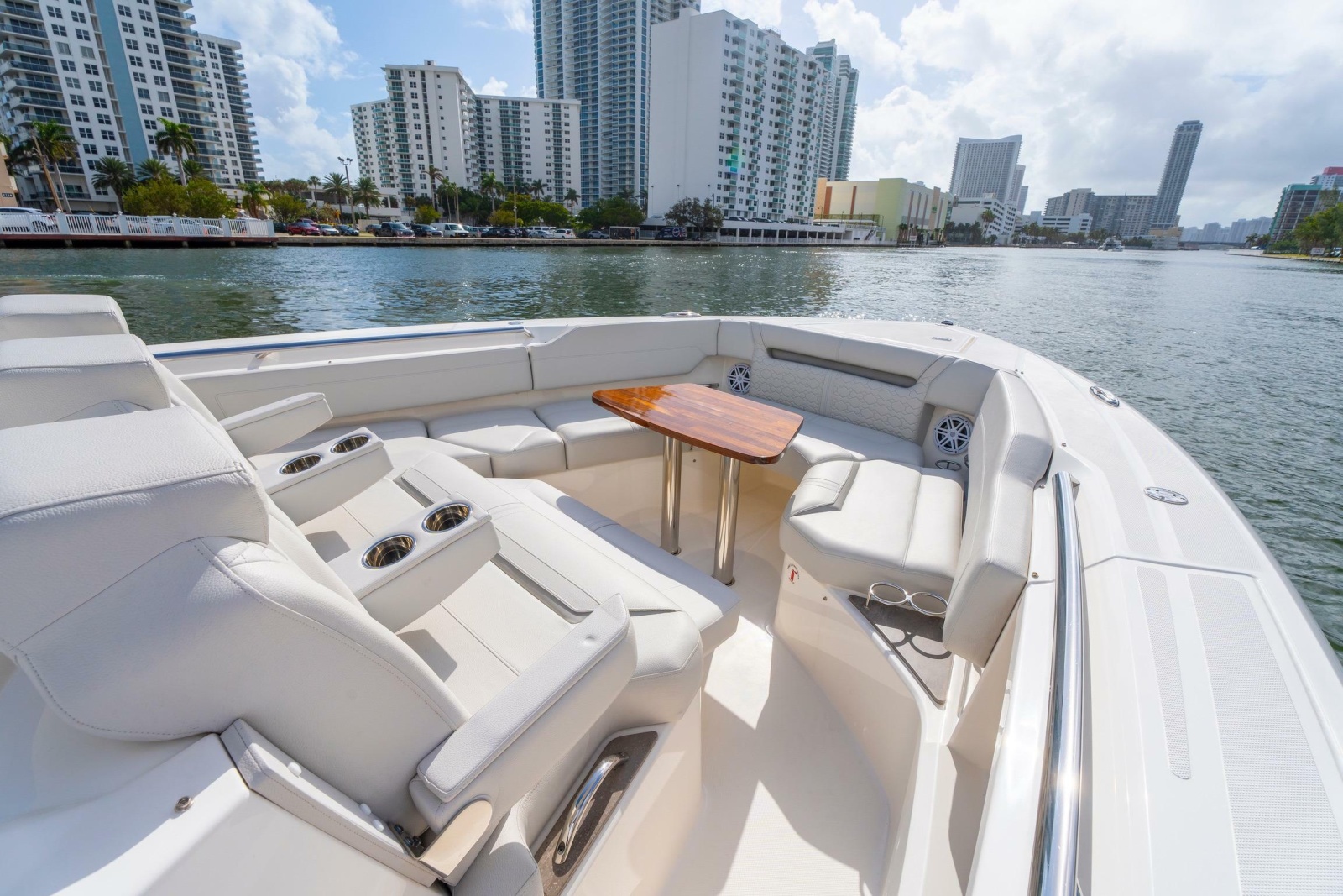 2024 Tiara Yachts 43 LS