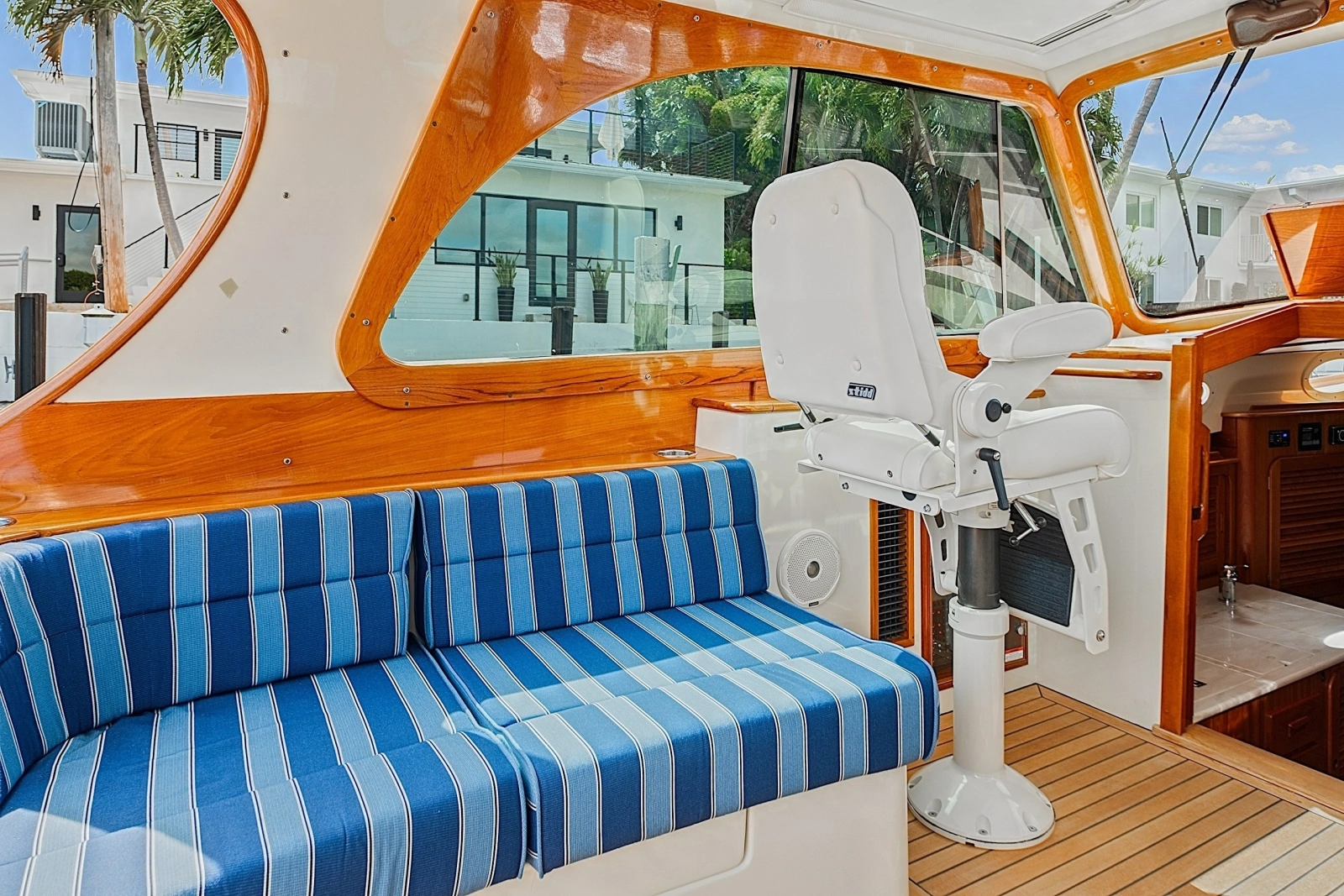 2018 Hinckley Picnic Boat 37 MKIII