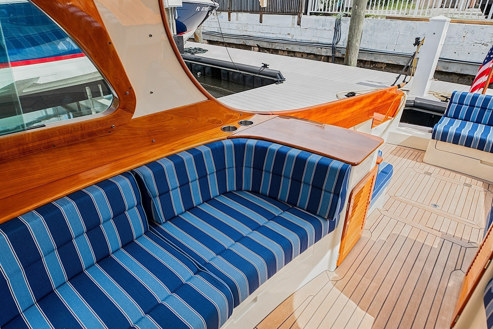 2018 Hinckley Picnic Boat 37 MKIII