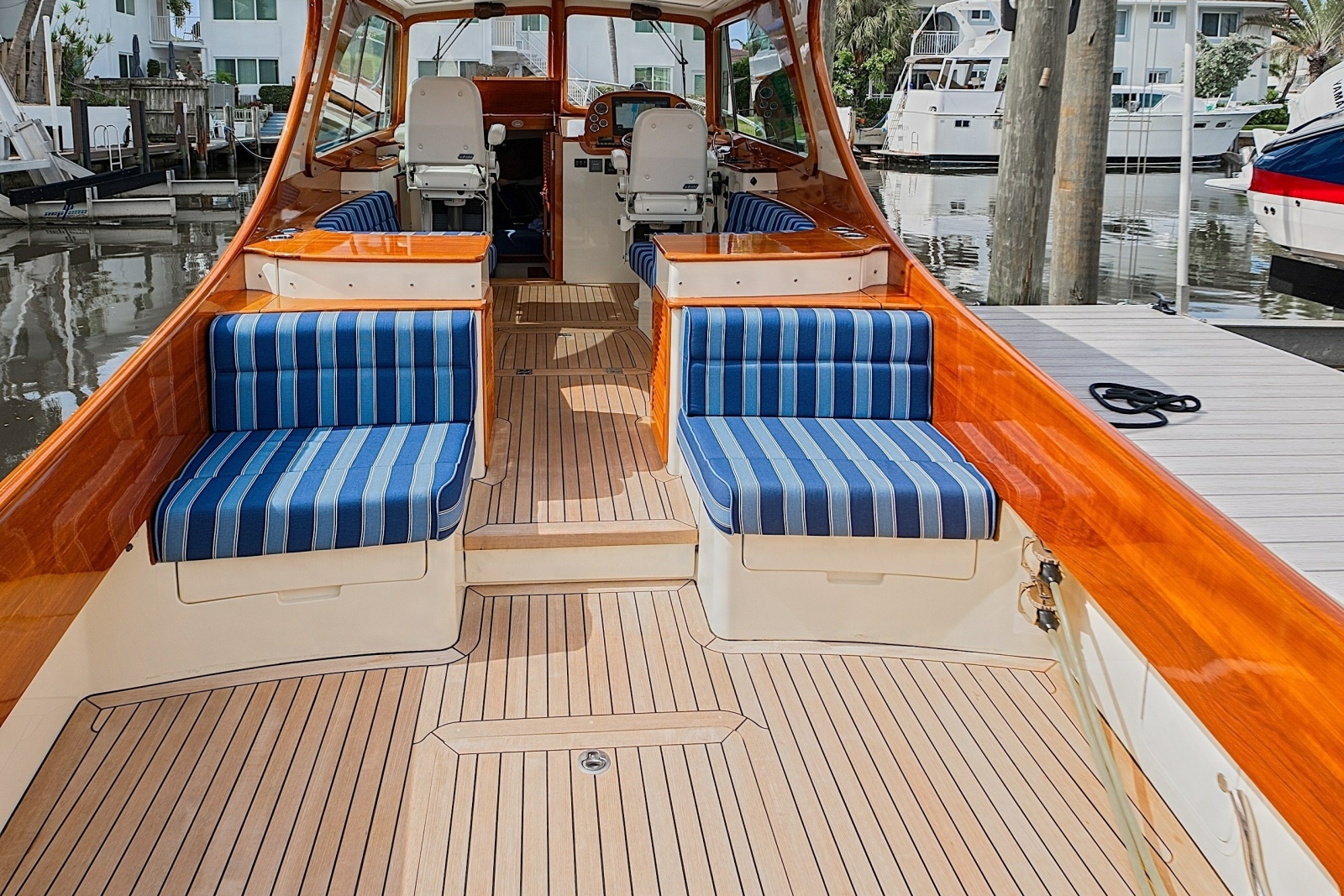 2018 Hinckley Picnic Boat 37 MKIII
