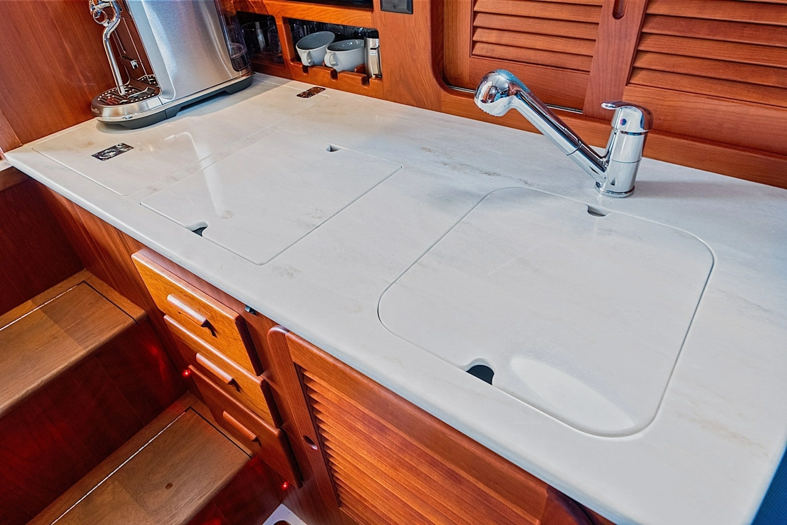 2018 Hinckley Picnic Boat 37 MKIII