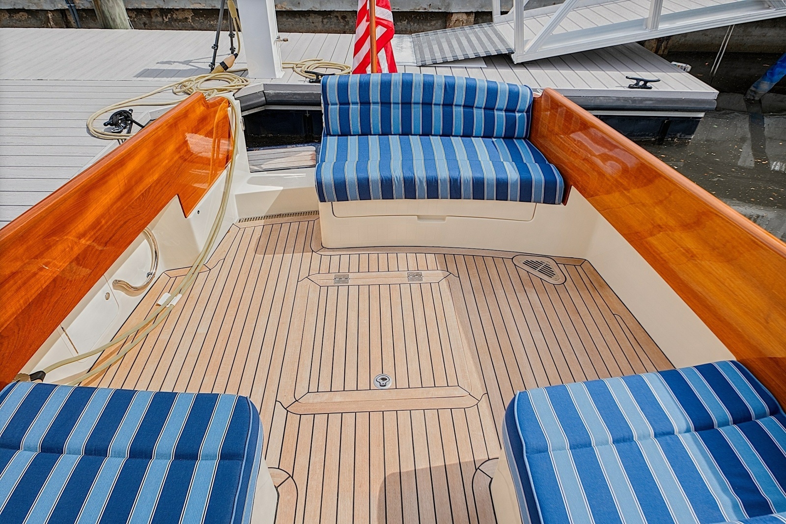 2018 Hinckley Picnic Boat 37 MKIII