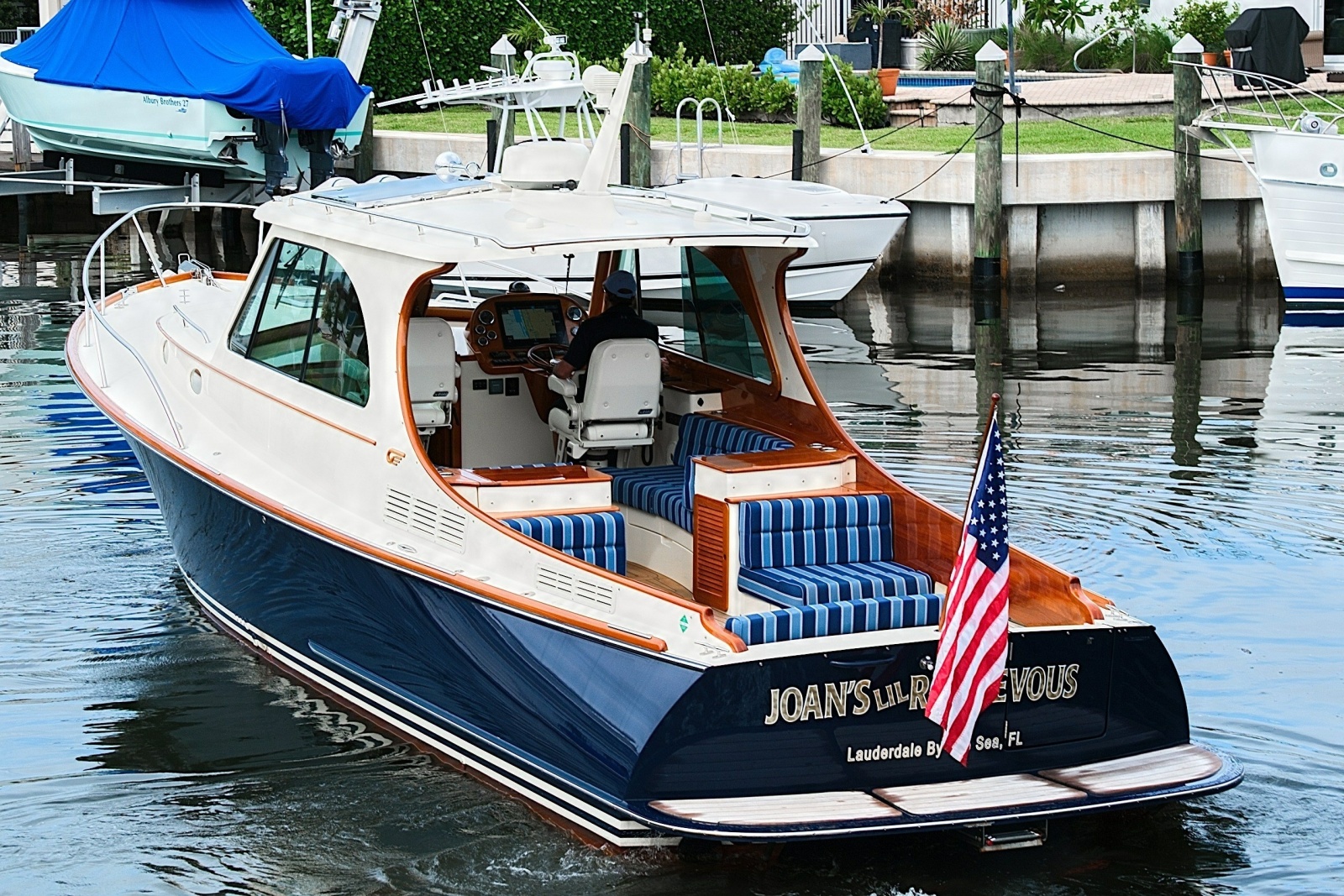 2018 Hinckley Picnic Boat 37 MKIII