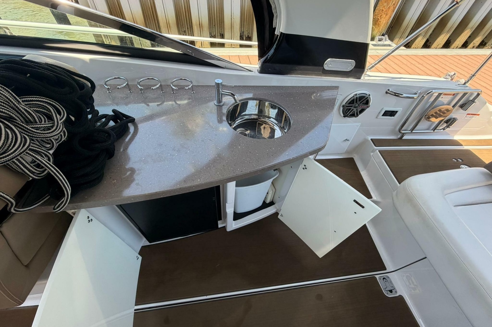 2016 Four Winns H290