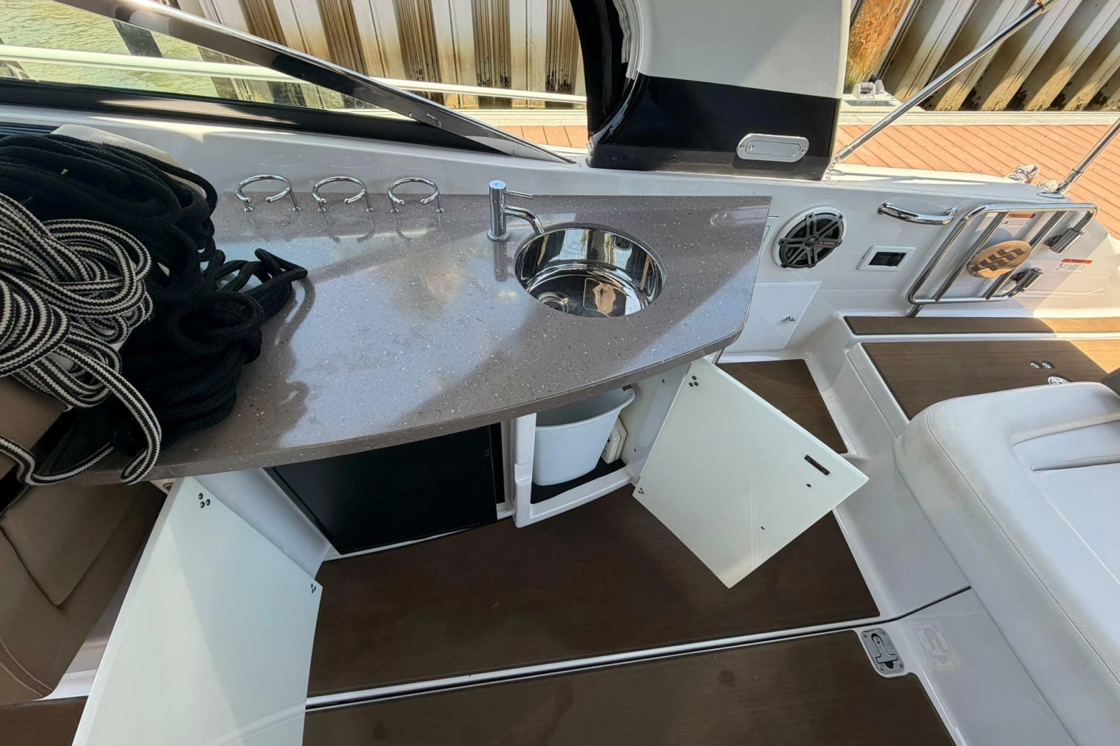 2016 Four Winns H290