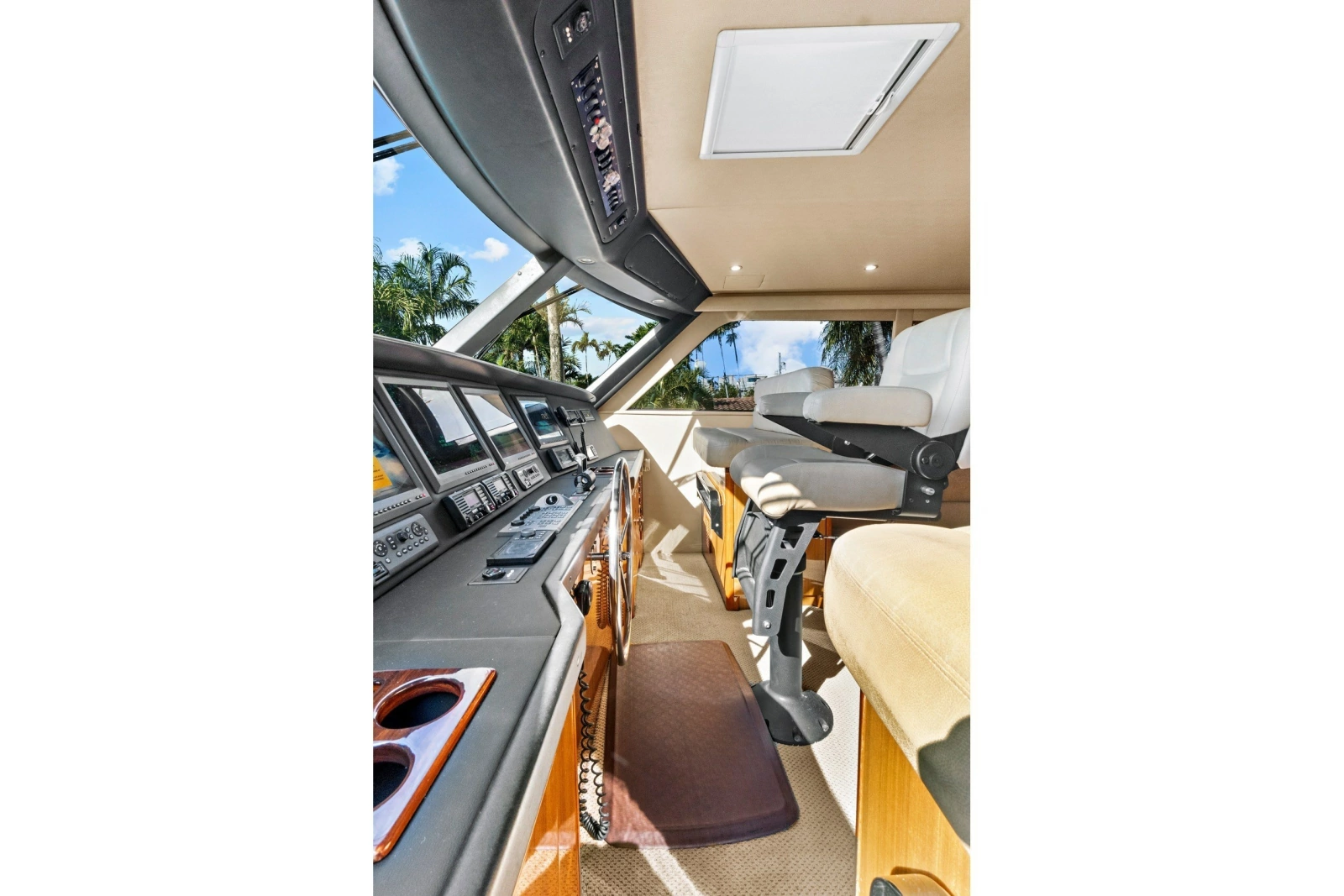 2008 Viking 74 Enclosed Bridge