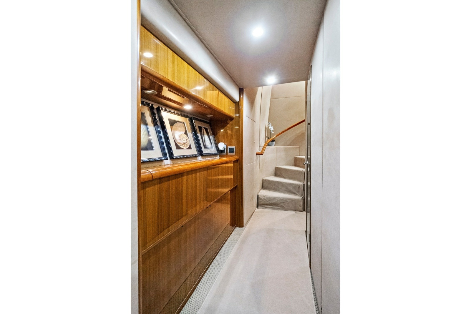 2008 Viking 74 Enclosed Bridge