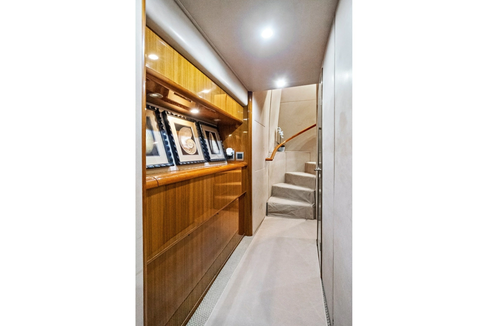 2008 Viking 74 Enclosed Bridge