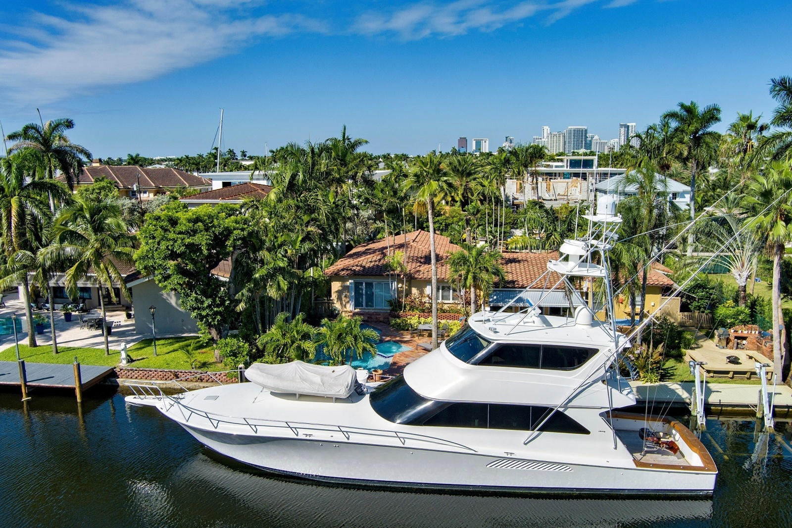 2008 Viking 74 Enclosed Bridge