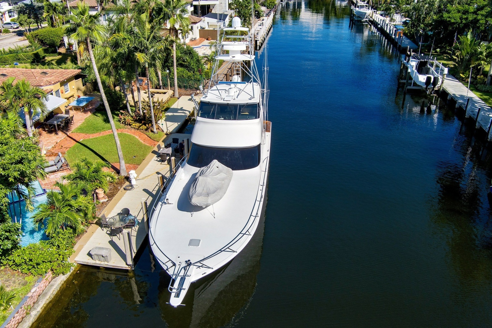 2008 Viking 74 Enclosed Bridge