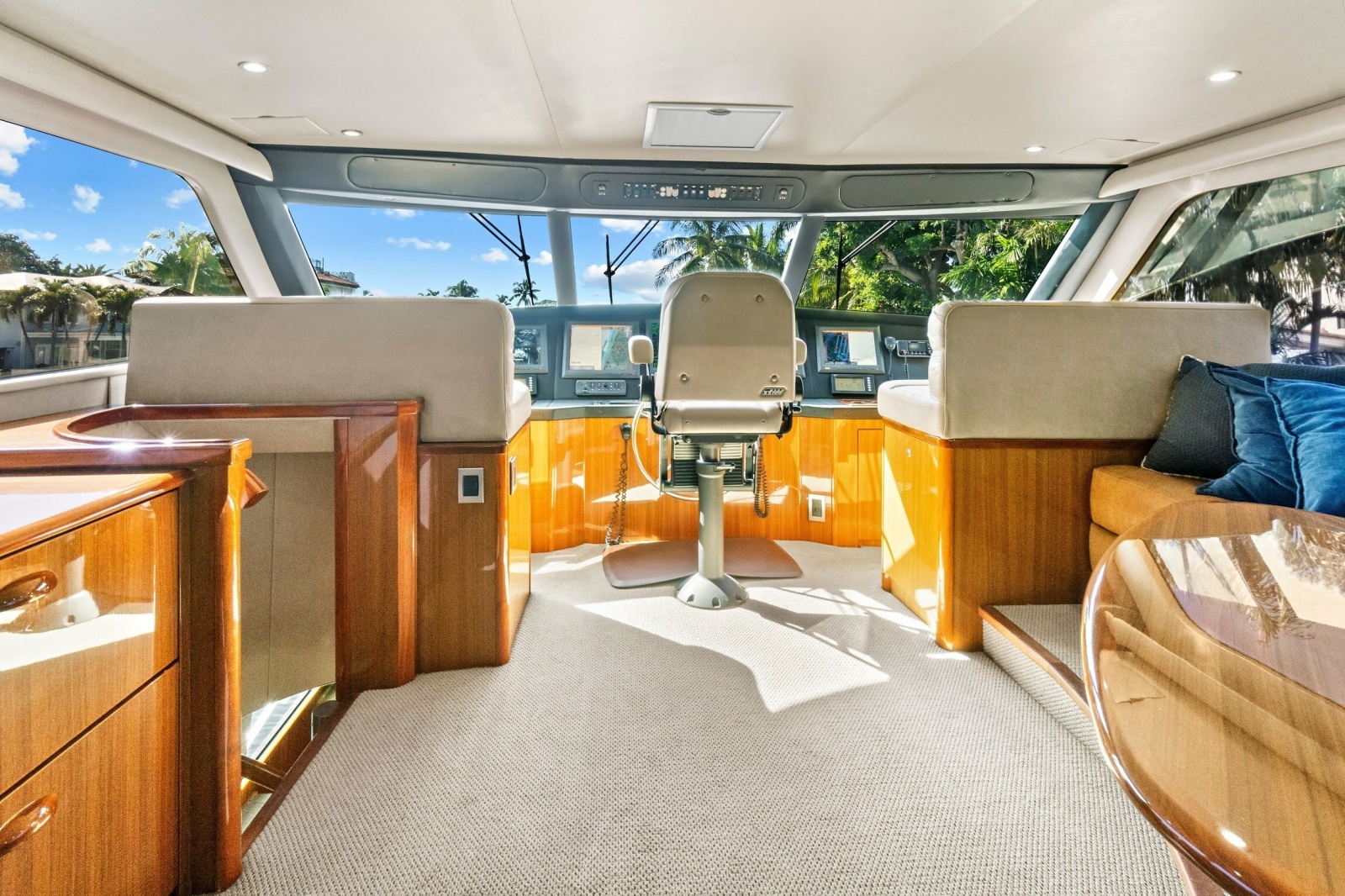 2008 Viking 74 Enclosed Bridge