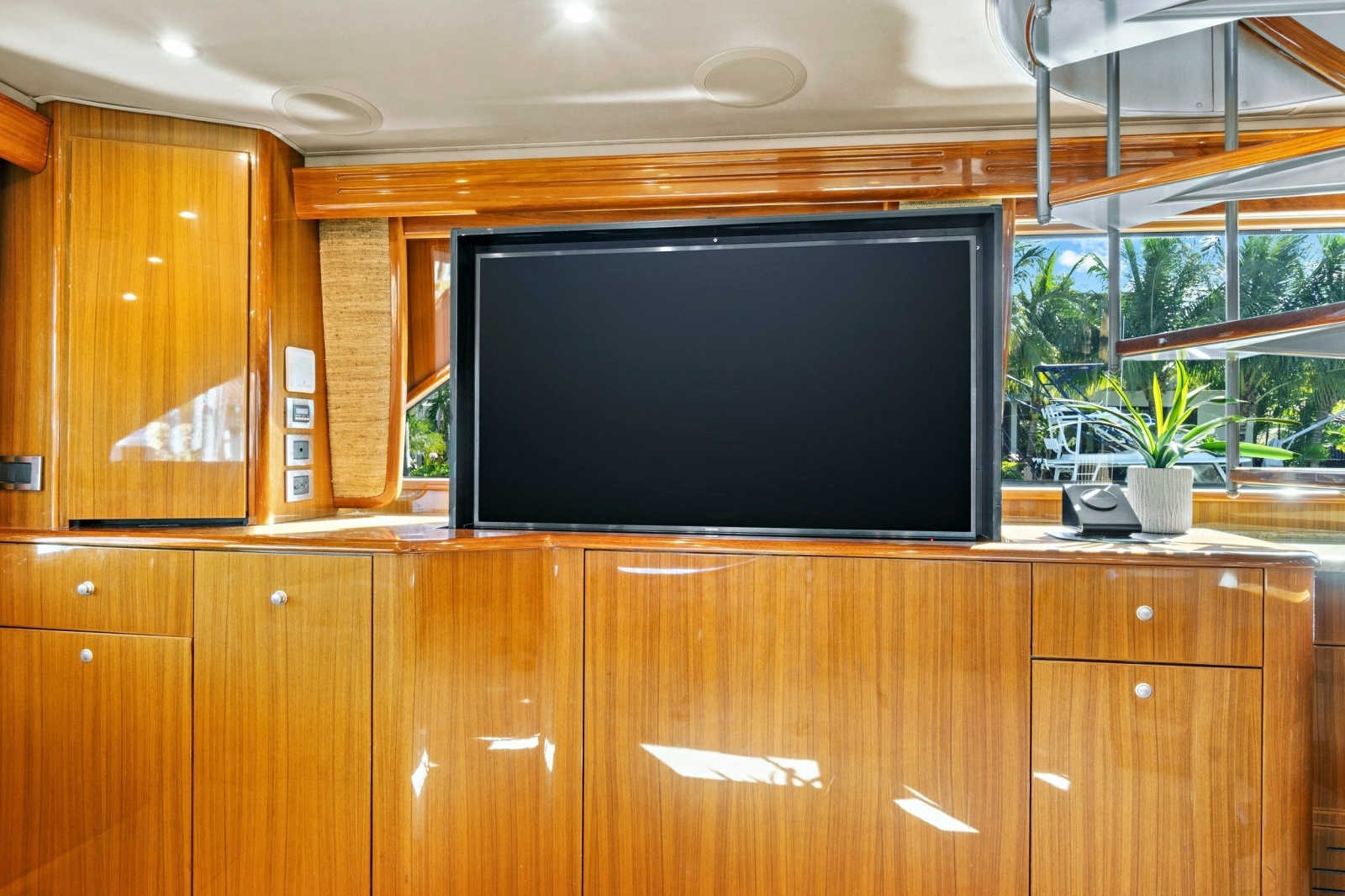 2008 Viking 74 Enclosed Bridge