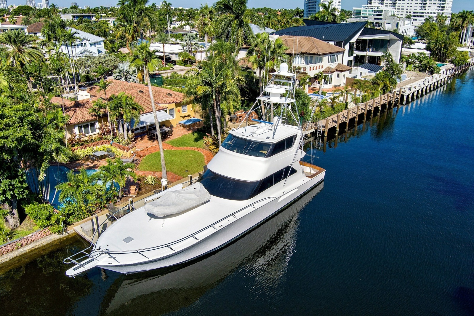 2008 Viking 74 Enclosed Bridge