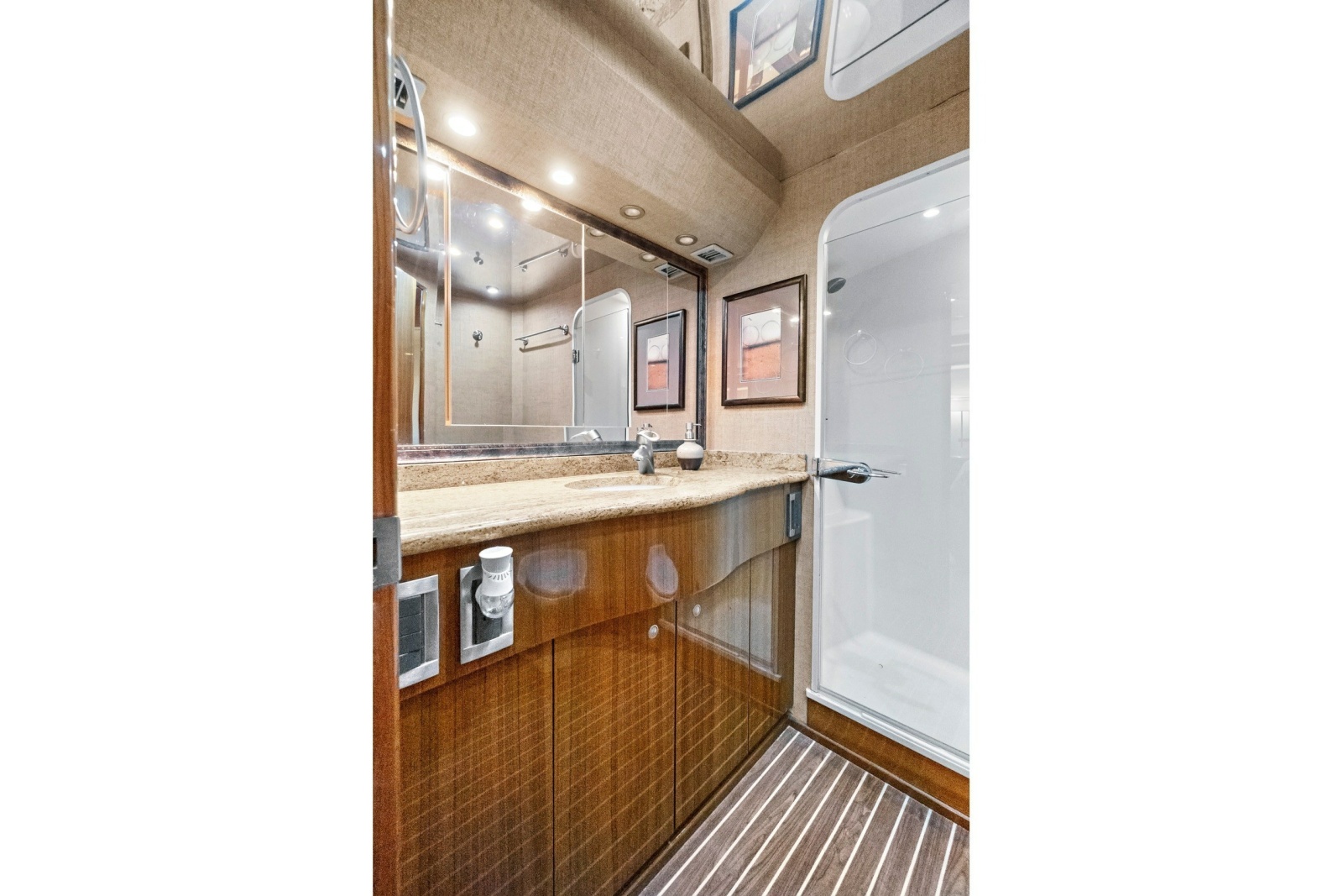 2008 Viking 74 Enclosed Bridge