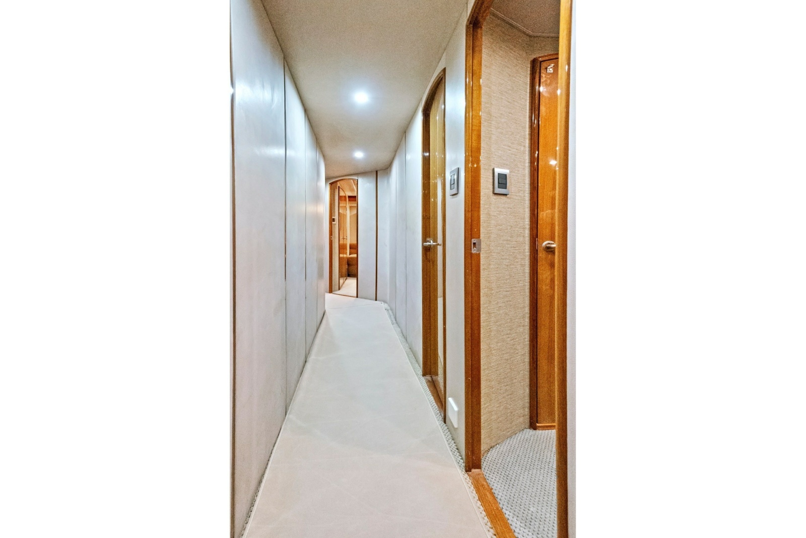2008 Viking 74 Enclosed Bridge