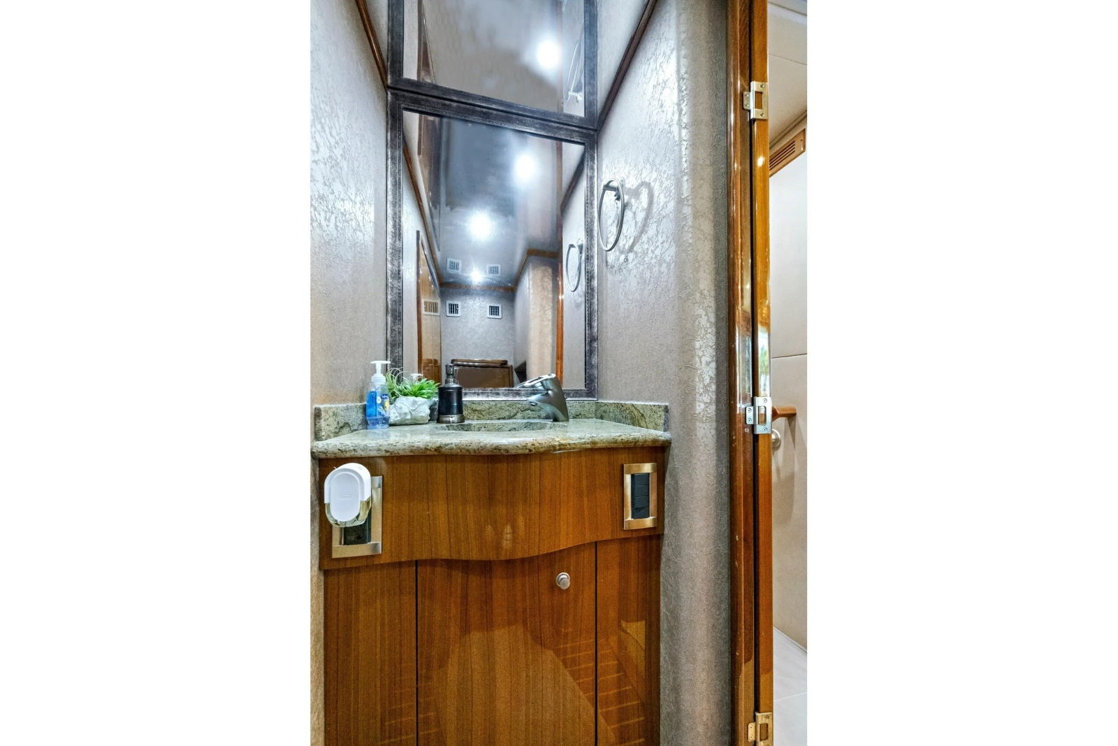 2008 Viking 74 Enclosed Bridge