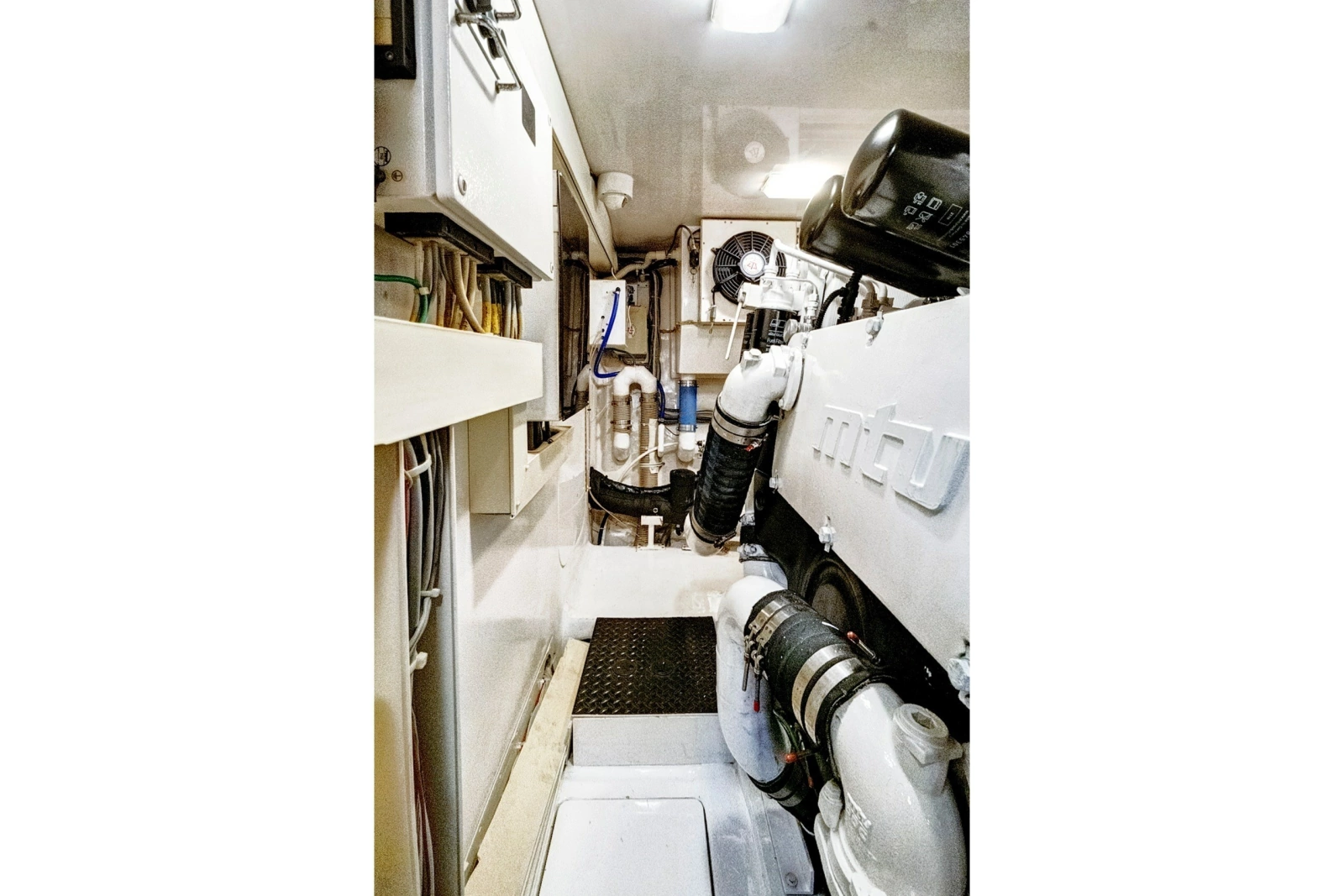 2008 Viking 74 Enclosed Bridge