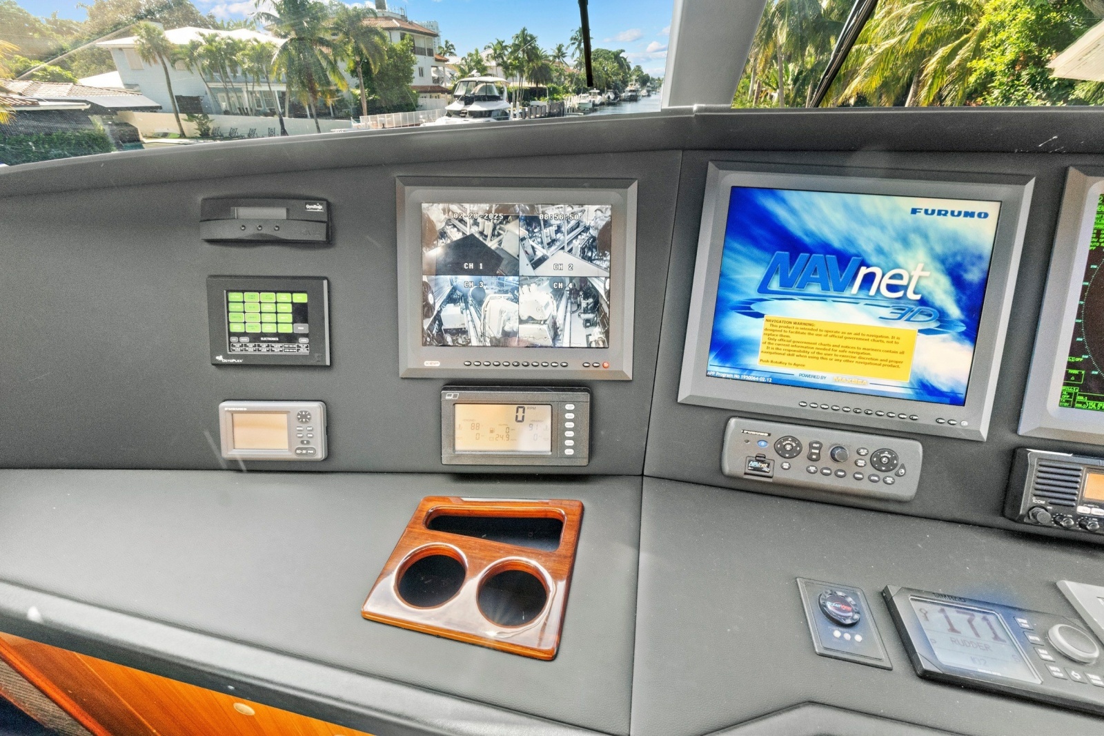 2008 Viking 74 Enclosed Bridge