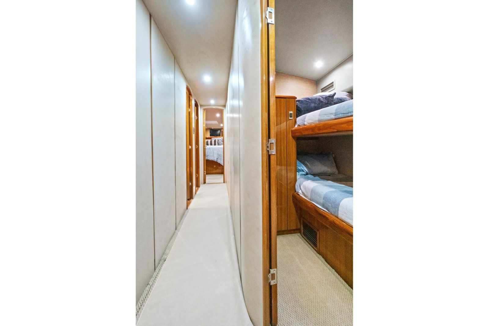 2008 Viking 74 Enclosed Bridge