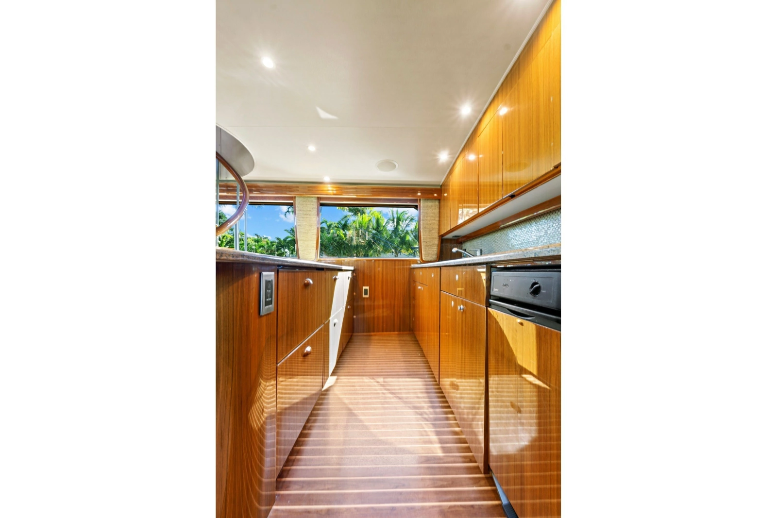 2008 Viking 74 Enclosed Bridge