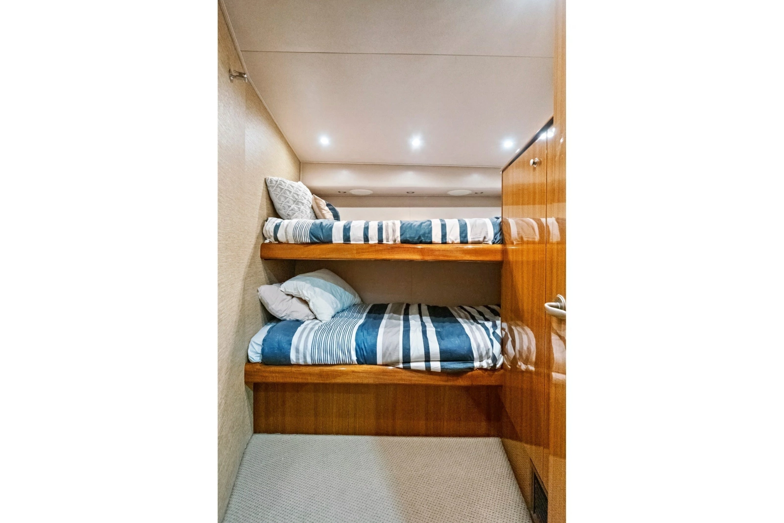 2008 Viking 74 Enclosed Bridge