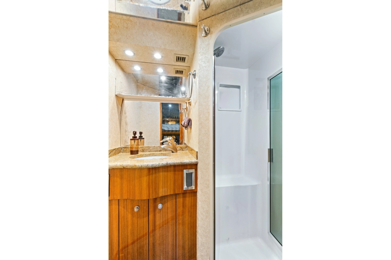2008 Viking 74 Enclosed Bridge