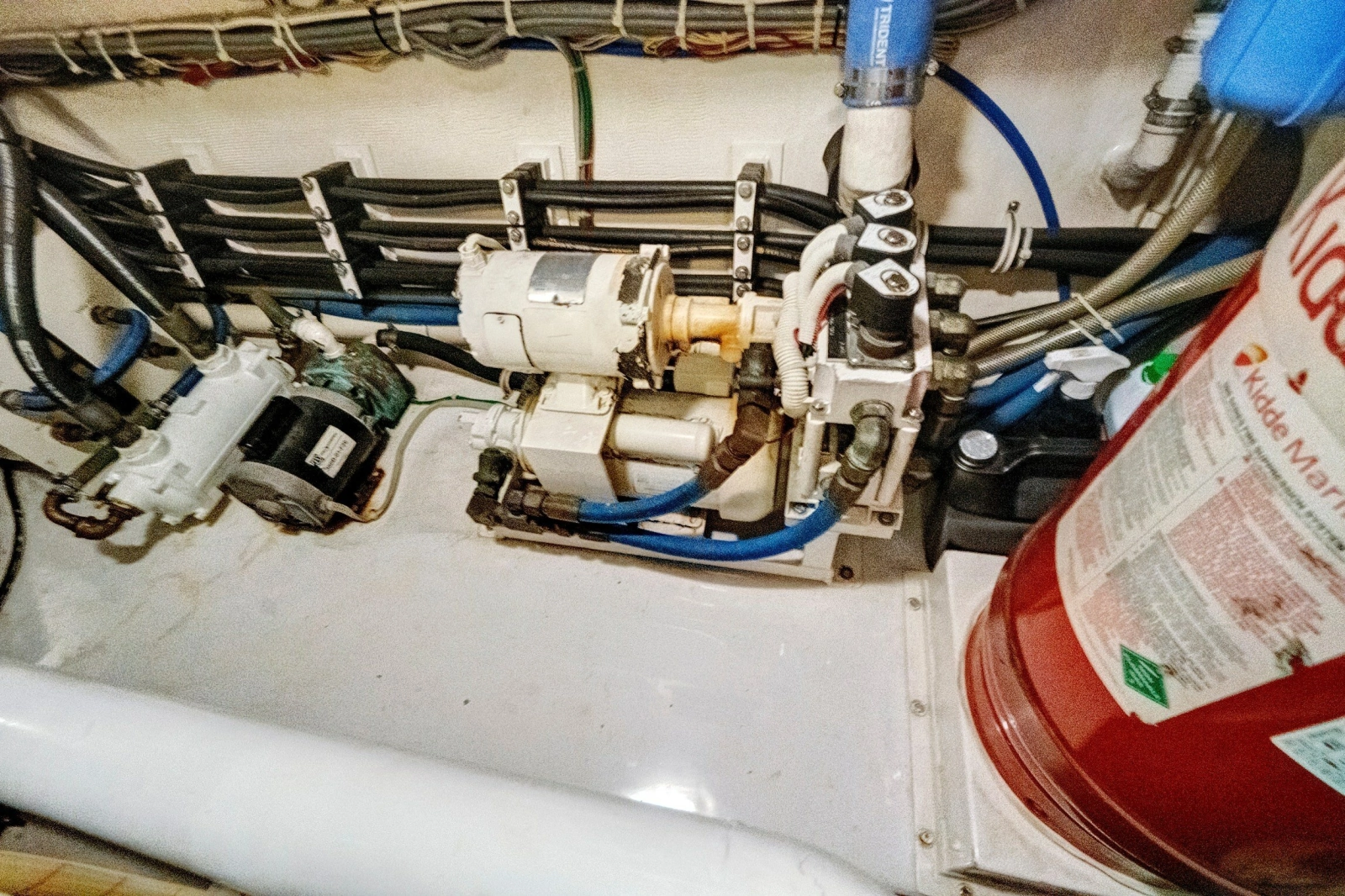2008 Viking 74 Enclosed Bridge