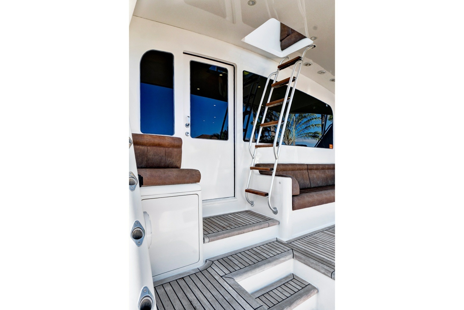 2008 Viking 74 Enclosed Bridge