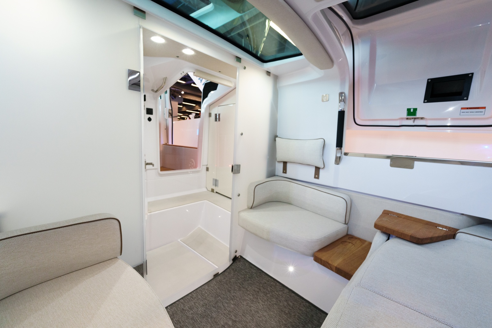 2025 Axopar 37 XC Cross Cabin