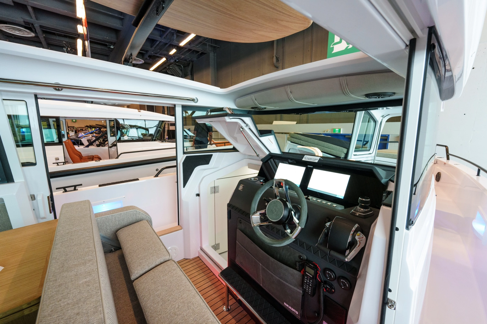 2025 Axopar 37 XC Cross Cabin