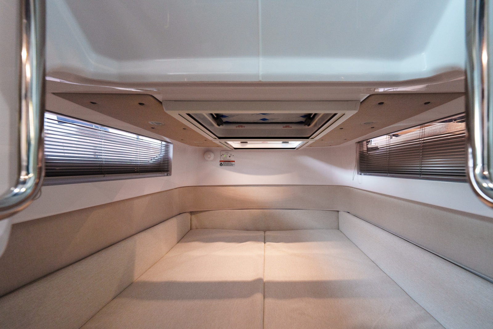 2025 Axopar 37 XC Cross Cabin