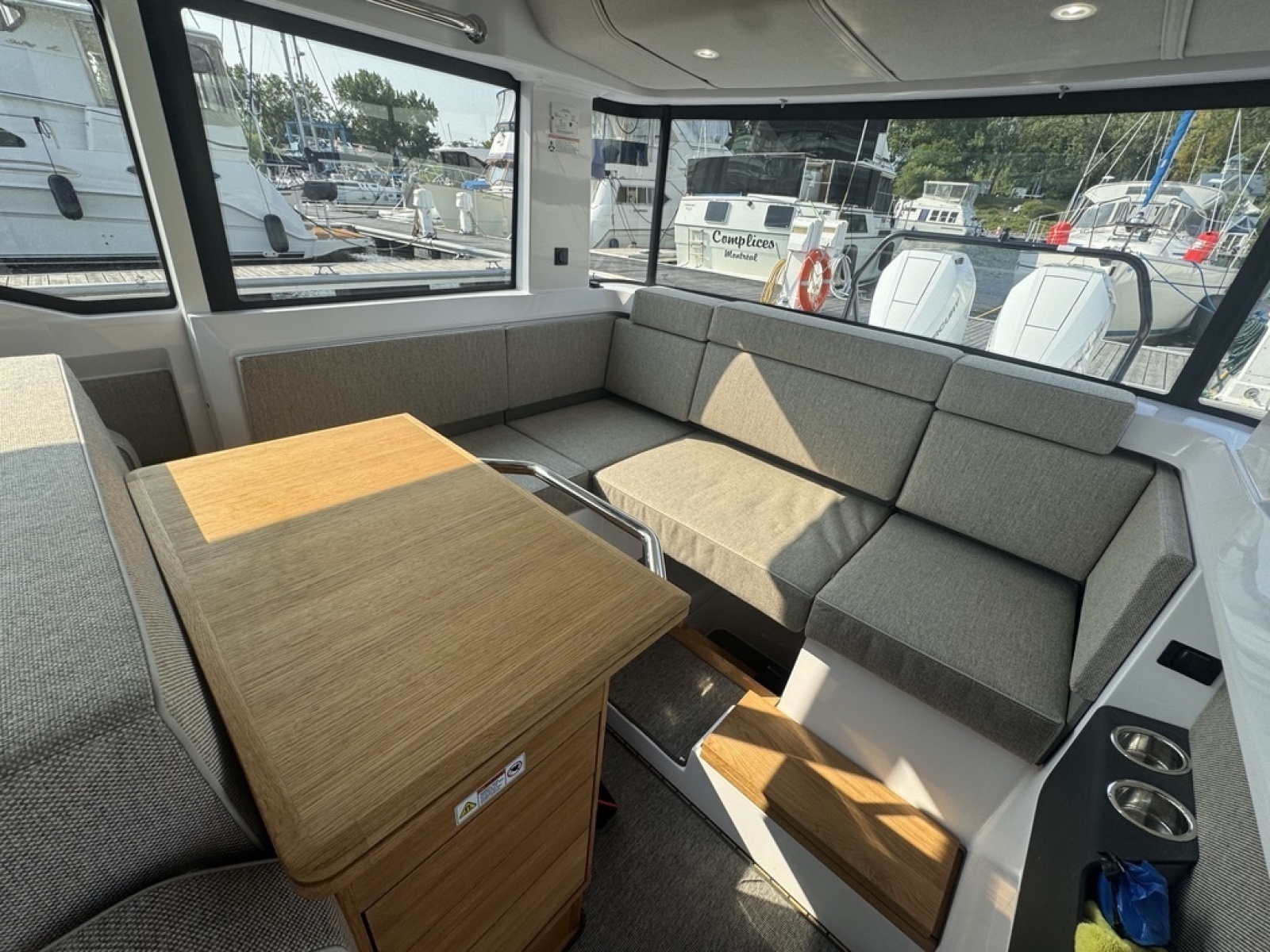 2025 Axopar 37 XC Cross Cabin