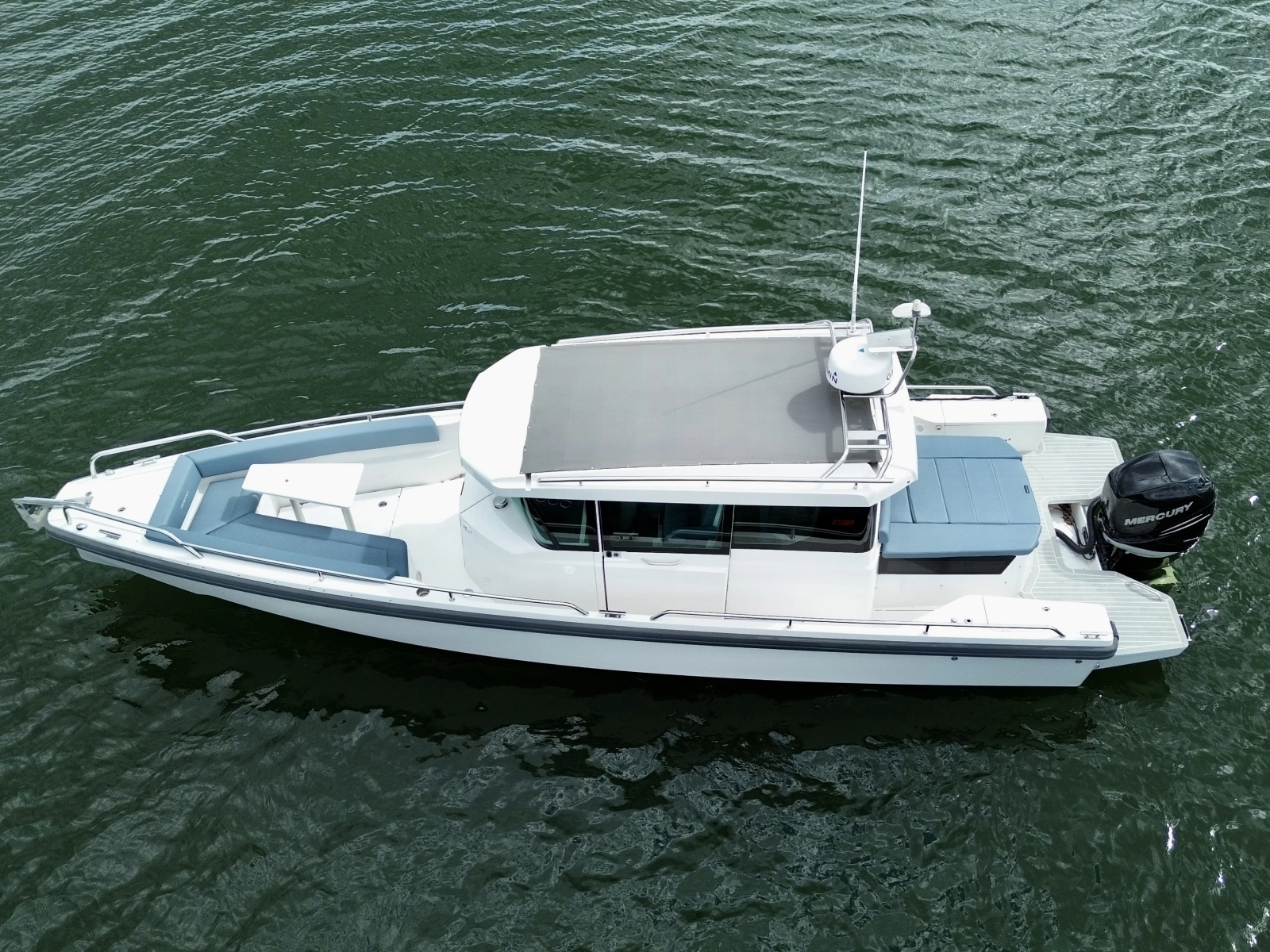 2018 Axopar 28 XC CROSS CABIN