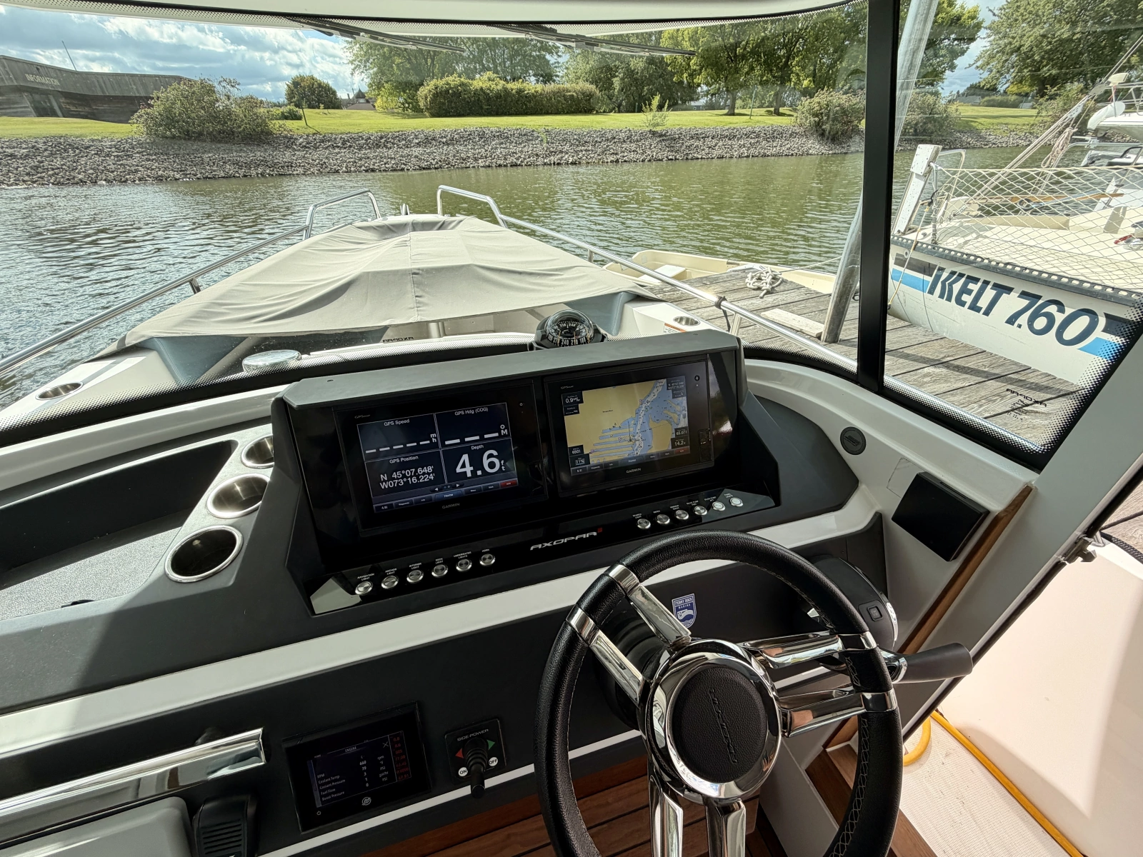 2018 Axopar 28 XC CROSS CABIN