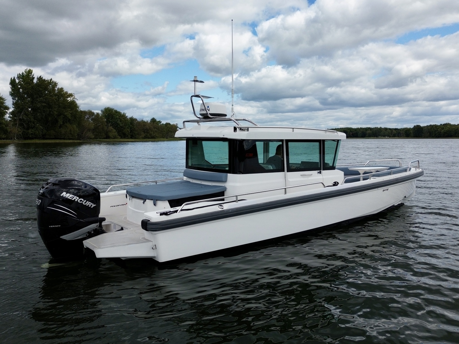 2018 Axopar 28 XC CROSS CABIN