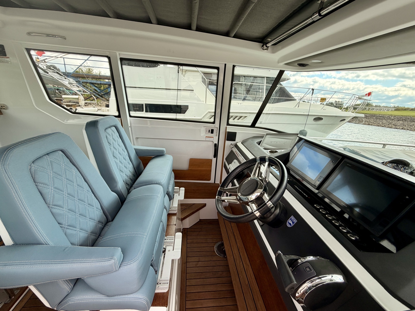 2018 Axopar 28 XC CROSS CABIN
