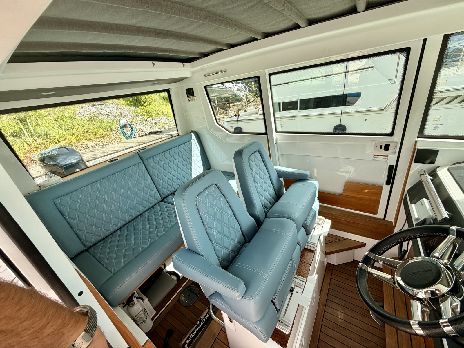 2018 Axopar 28 XC CROSS CABIN