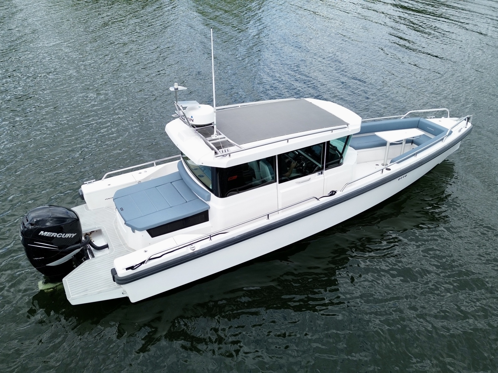 2018 Axopar 28 XC CROSS CABIN