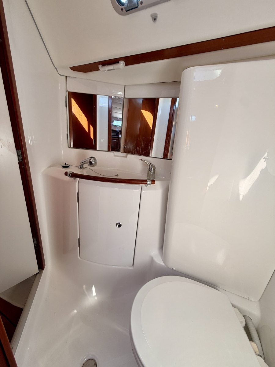 2006 Beneteau 423