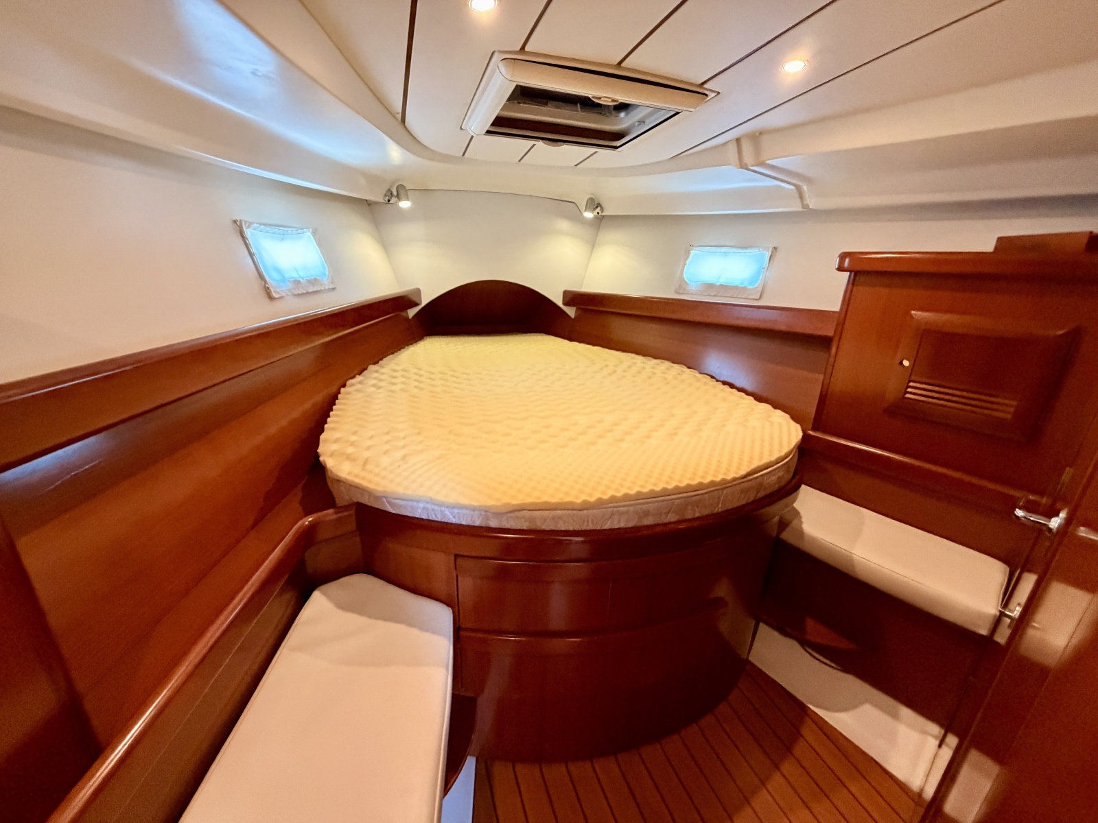 2006 Beneteau 423