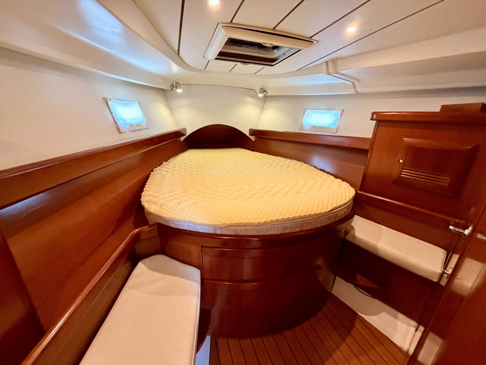 2006 Beneteau 423