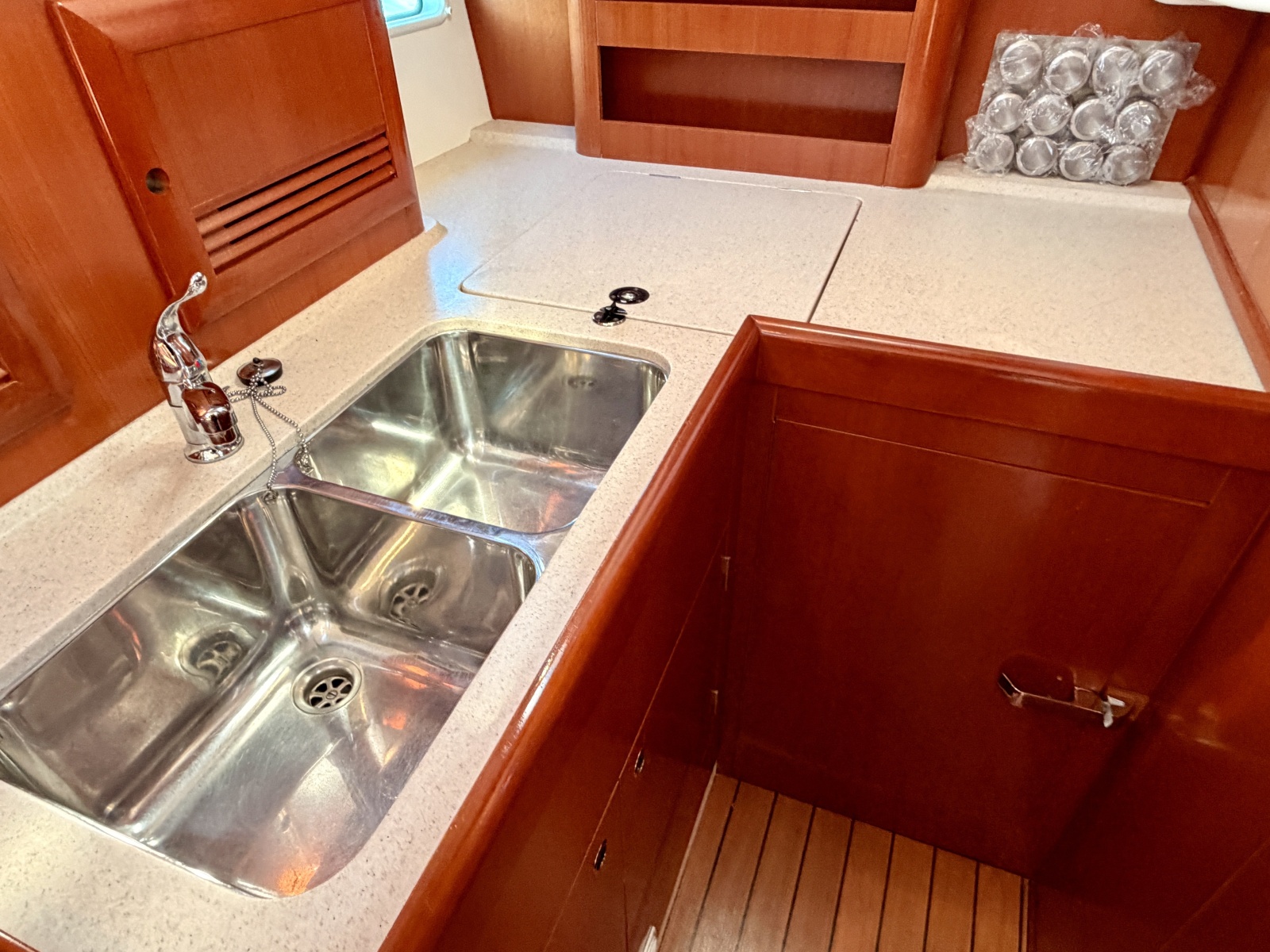 2006 Beneteau 423