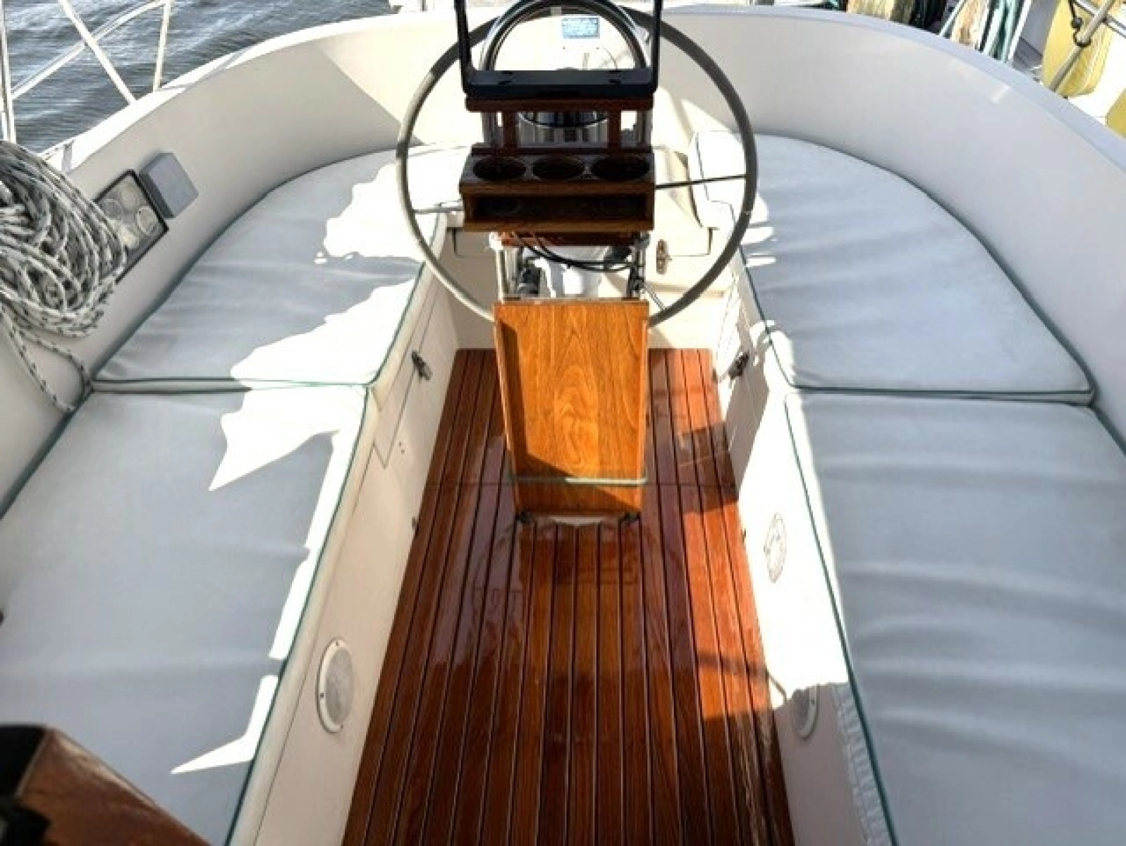 1985 Nonsuch Ultra
