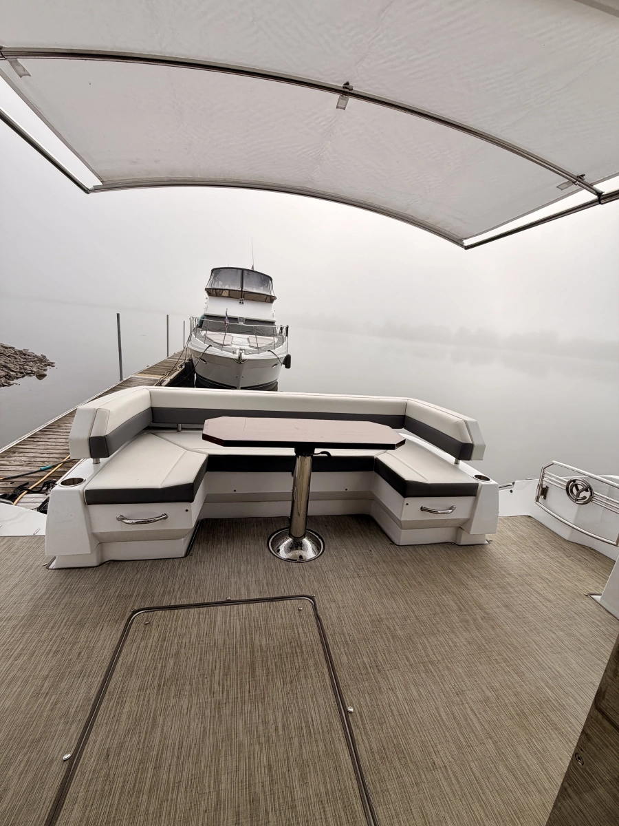 2023 Cruisers Yachts 50 Cantius