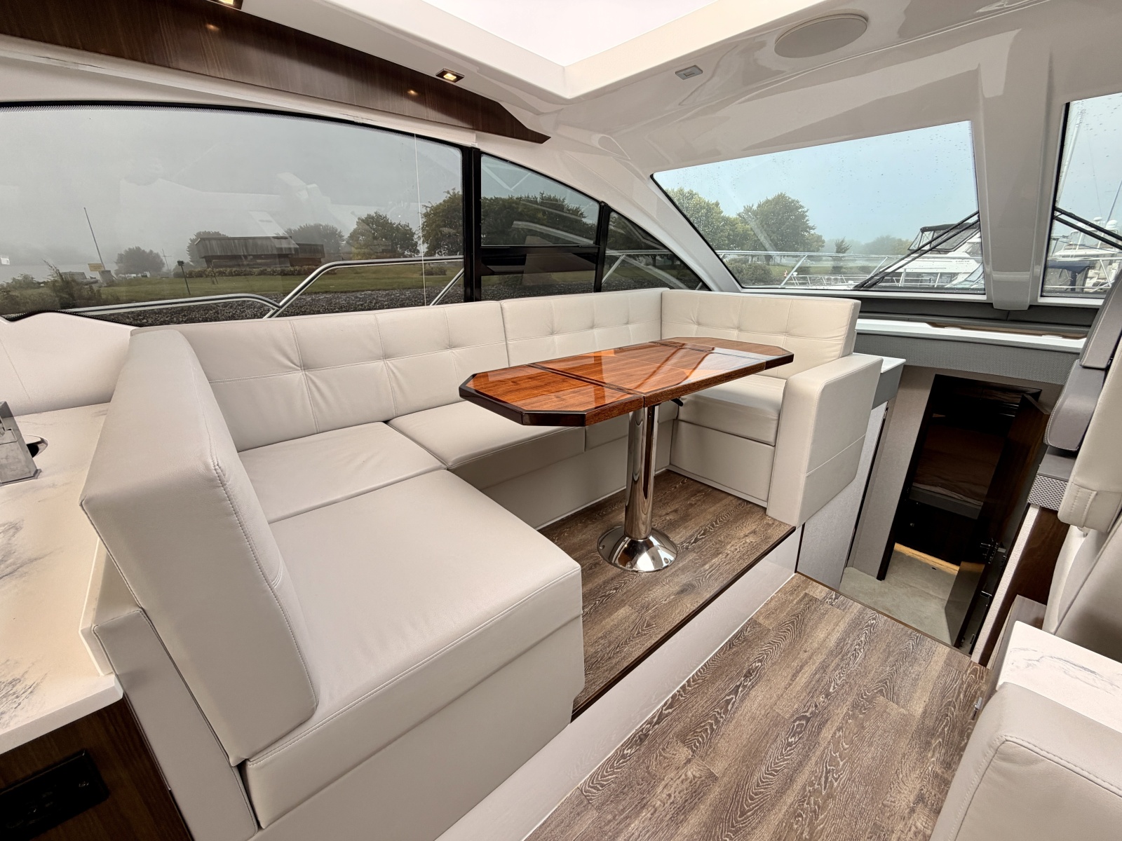 2023 Cruisers Yachts 50 Cantius