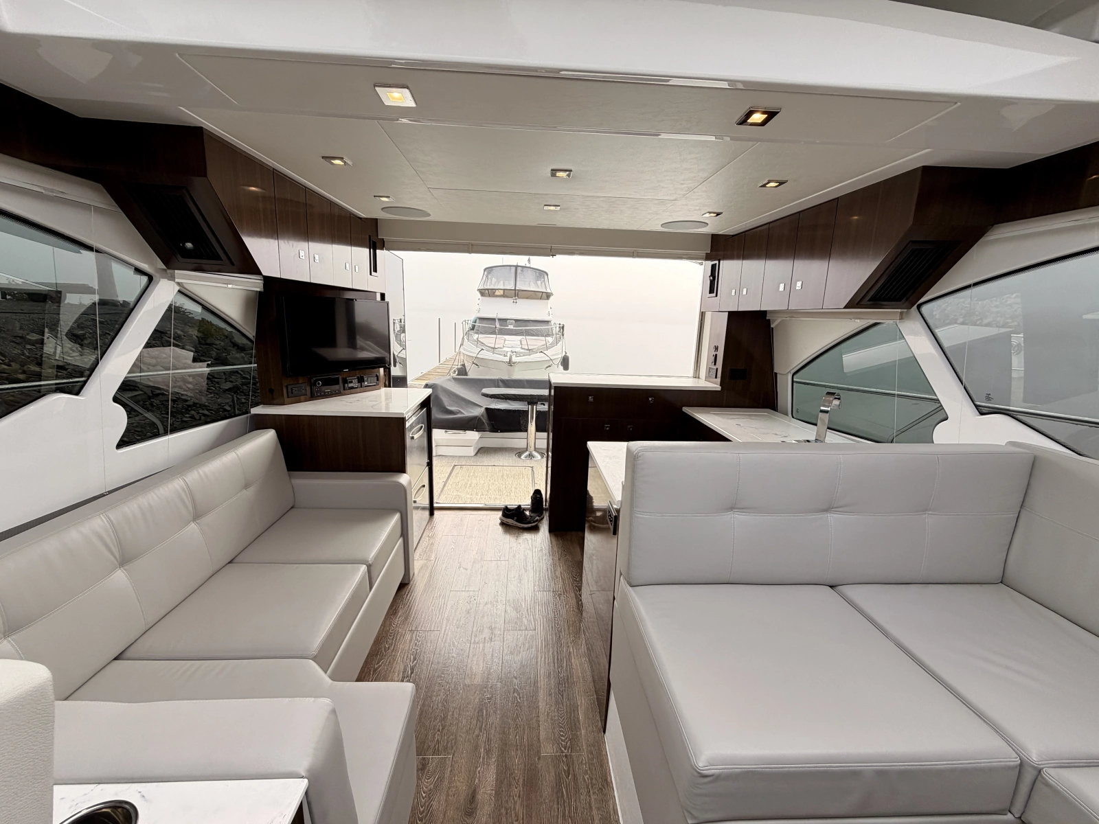 2023 Cruisers Yachts 50 Cantius