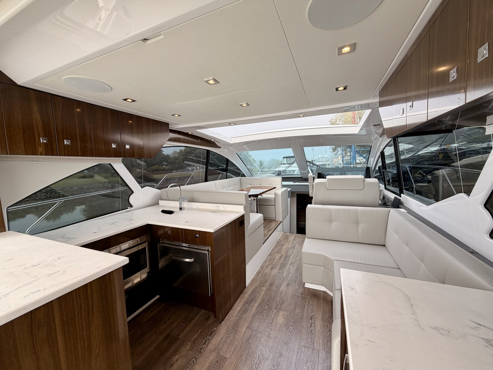 2023 Cruisers Yachts 50 Cantius