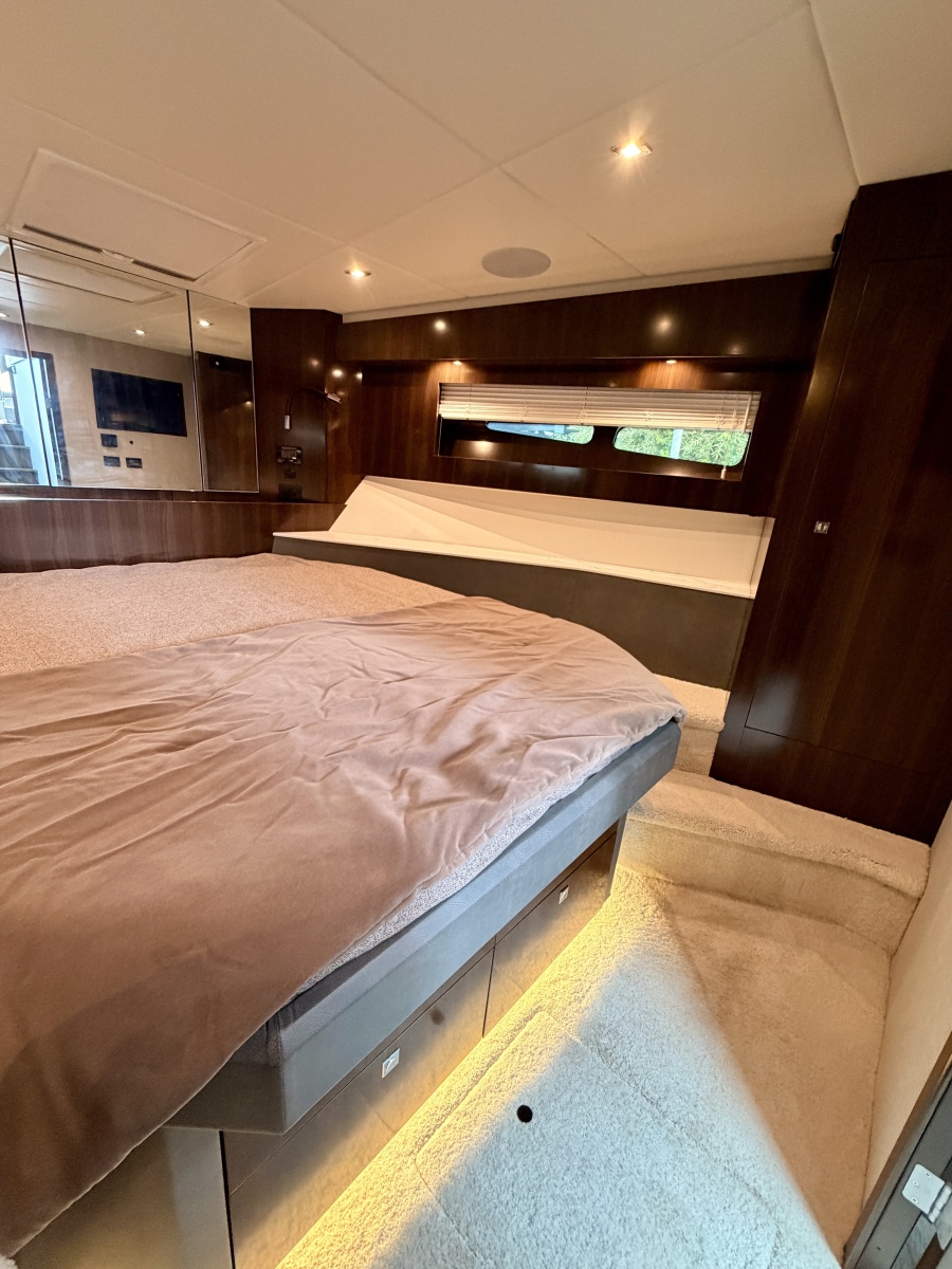 2023 Cruisers Yachts 50 Cantius