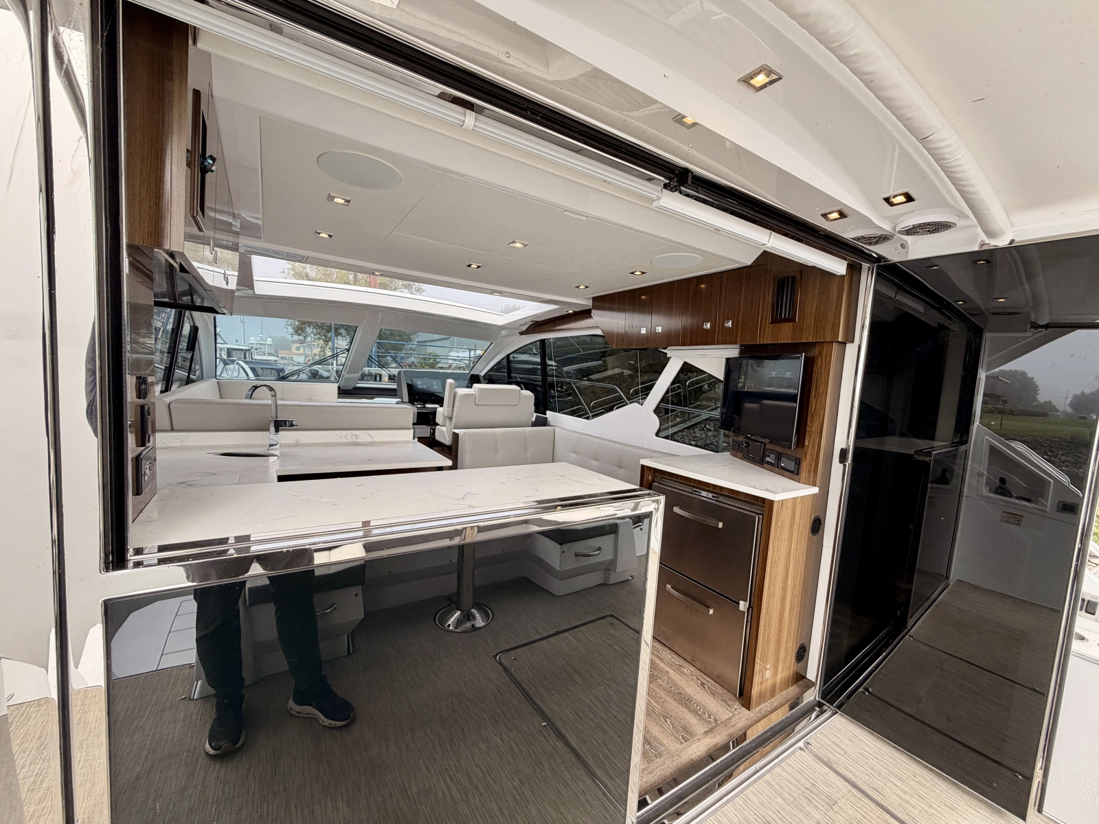 2023 Cruisers Yachts 50 Cantius